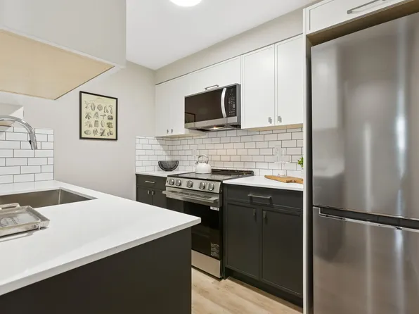 Rent On Oak, 8725 Oak St, Vancouver, BC V6P 4B4