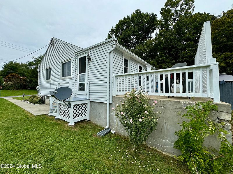 4th image of 23 Woodrow Road