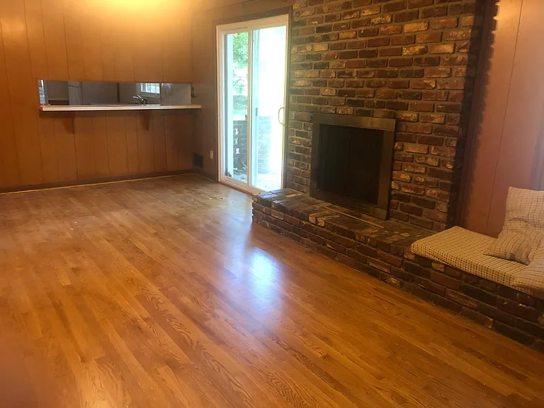 2508 Sherbrooke Dr NE — Photo 8
