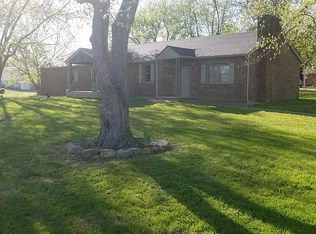 110 E 1st St, Lynnville, IN