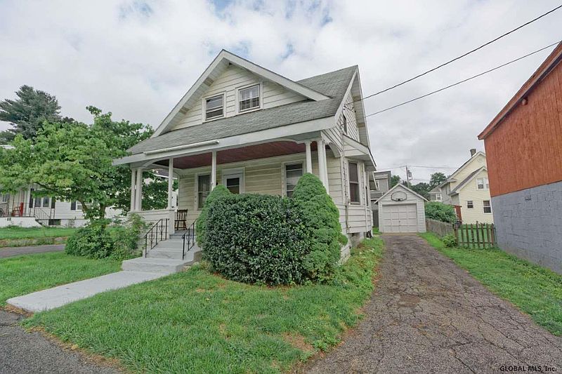 3rd image of 12 UPPER HILL CREST Avenue