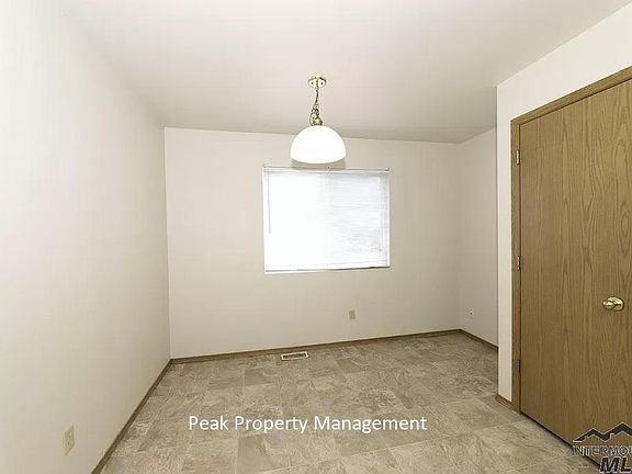 4th image of 211 W 1st St N #211