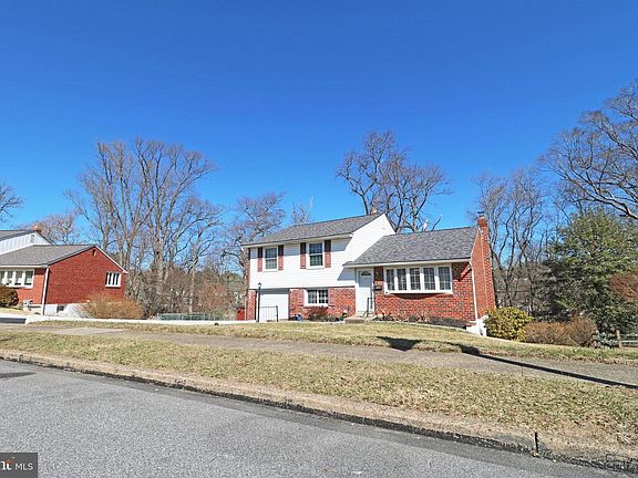 3rd image of 716 Cambridge Rd