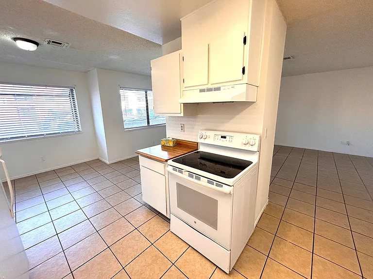 6217 Yerba Ln — Photo 6