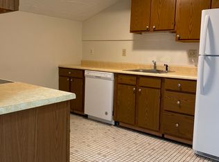 59 Pleasant St APT 201, Granby, MA 01033