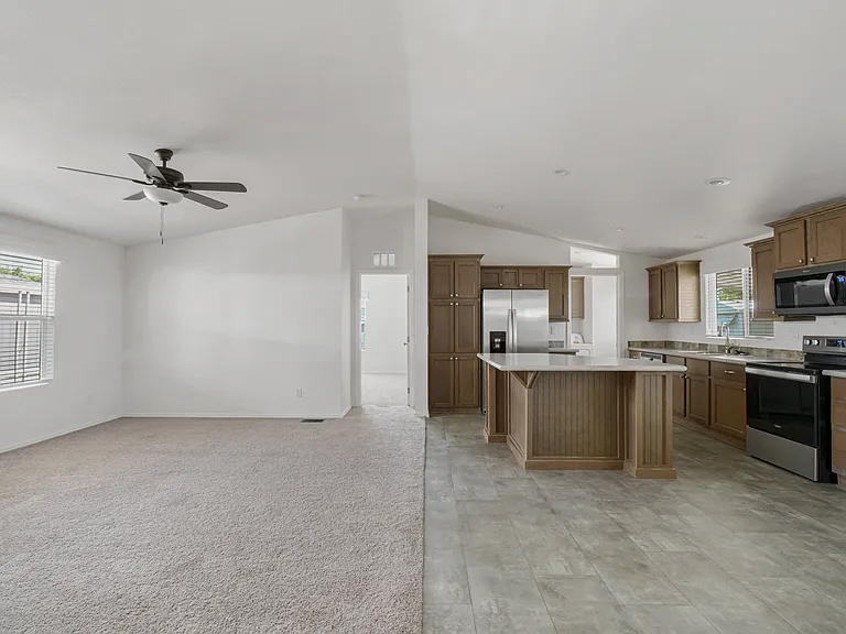 8601 N 71st Ave — Photo 15