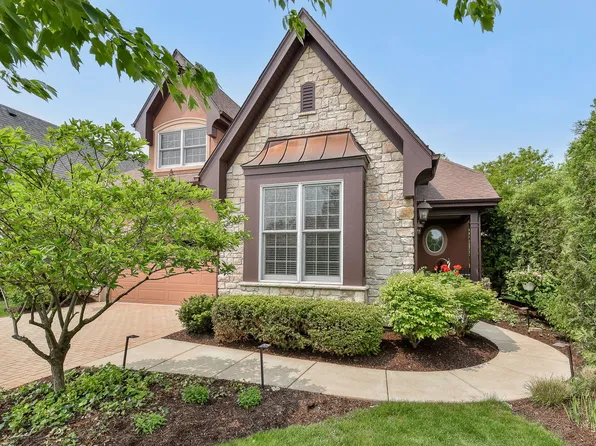 1N594 Golf View Ln, Winfield, IL 60190