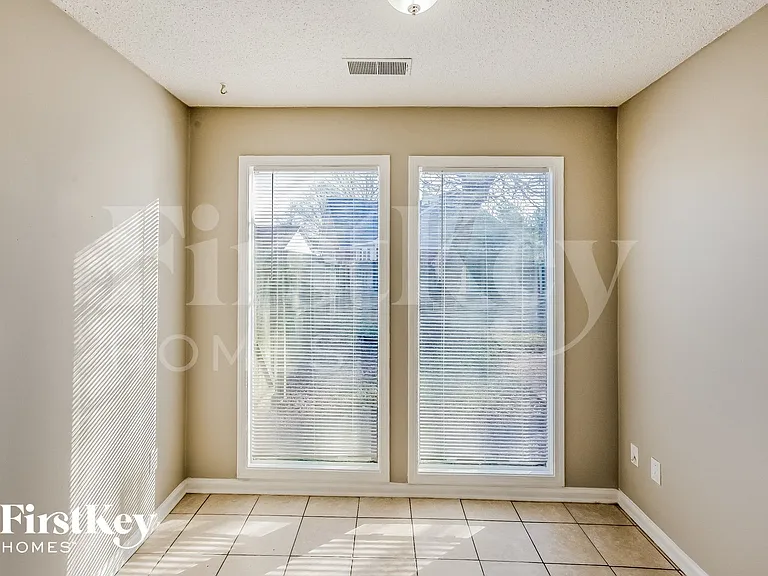 4644 Winter Park Dr — Photo 5