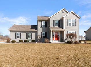 175 N Wild Flower Ln, Elkhorn, WI 53121