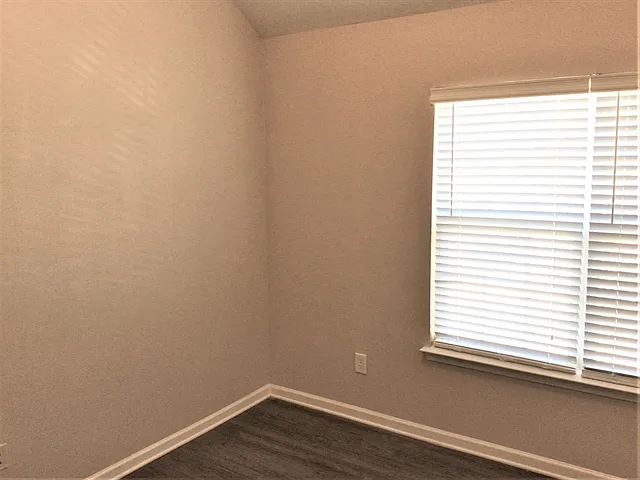 7636 Hidden Creek Dr — Photo 12