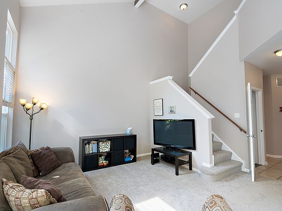 4th image of 154 Aspen Ct Unit 154