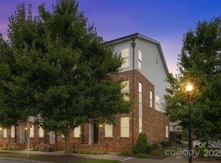 808 Seigle Point Dr, Charlotte, NC 28204
