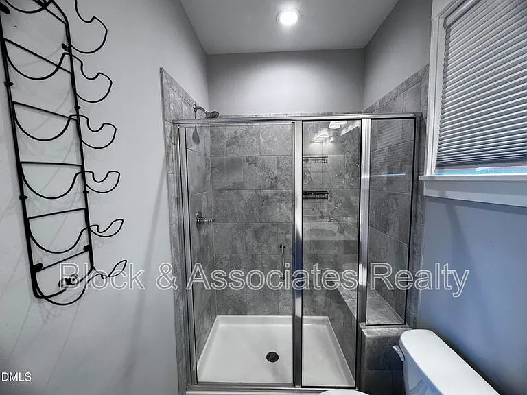 440 Douglas Falls Dr — Photo 11