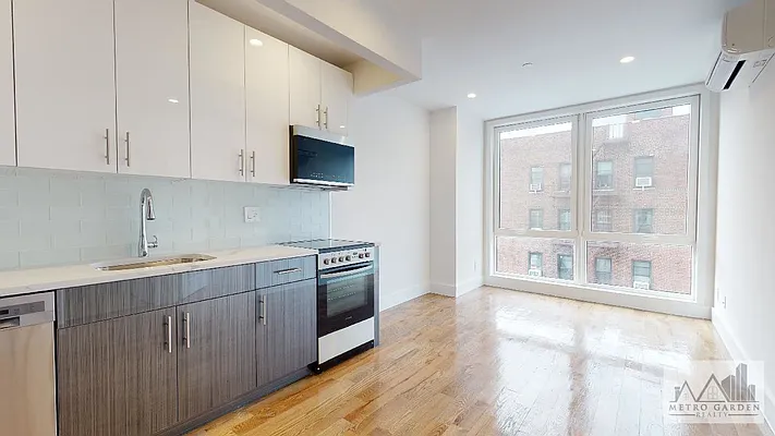 Rented by Metro Garden Realty NYC | media 2
