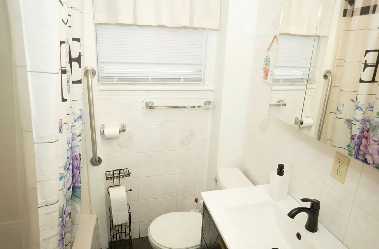 2 bed, 900 sqft, $2,000 — Photo 4
