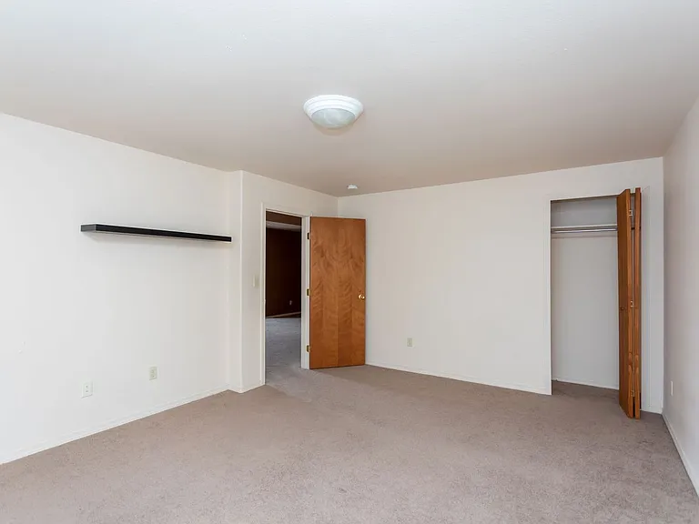 1130 Pond Side Dr — Photo 21