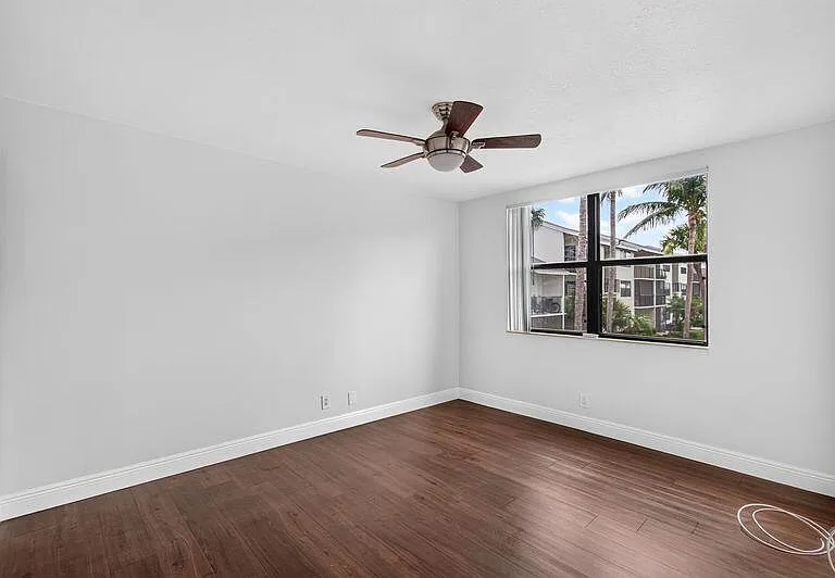 706 Executive Center Dr #23 — Photo 13