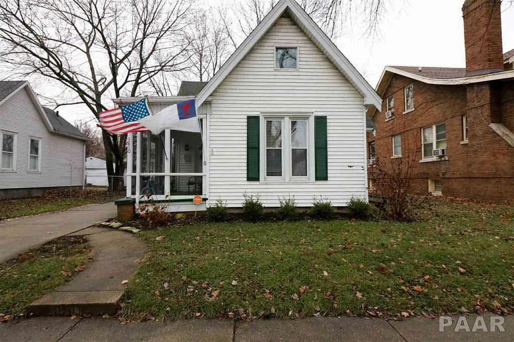 1810 W Callender Ave photo 1
