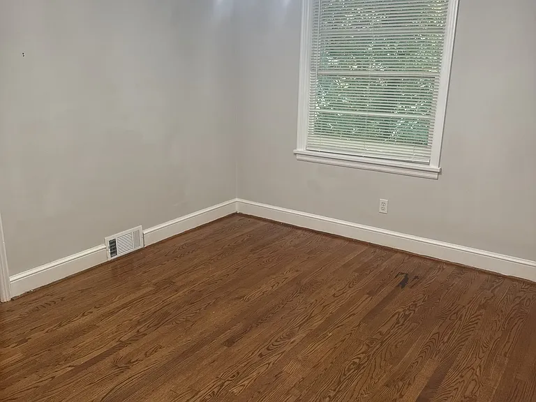 139 Winthrop Dr — Photo 11