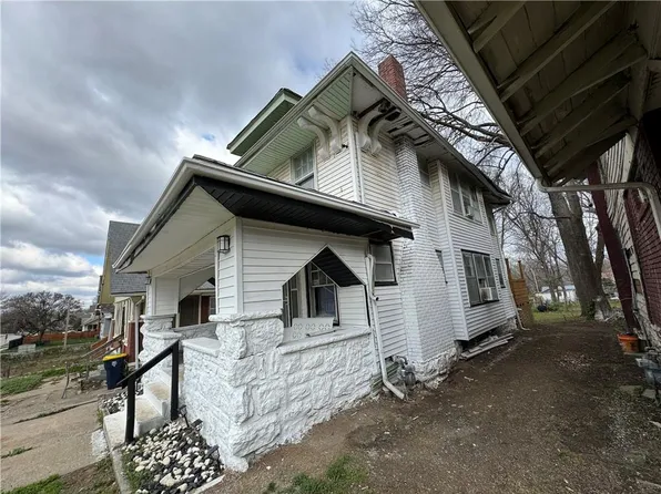 2912 E 40th St, Kansas City, MO 64130