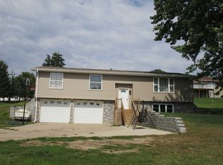 808 E 3rd St, Neligh, NE 68756