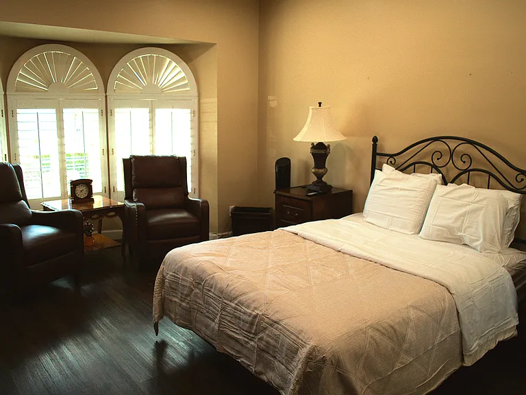 1904 E Catamaran Ct — Photo 7
