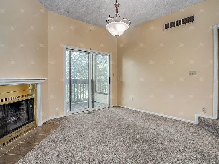 4800 Horton St — Photo 11