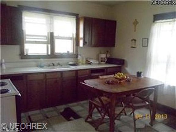 5th image of 505 Parker St