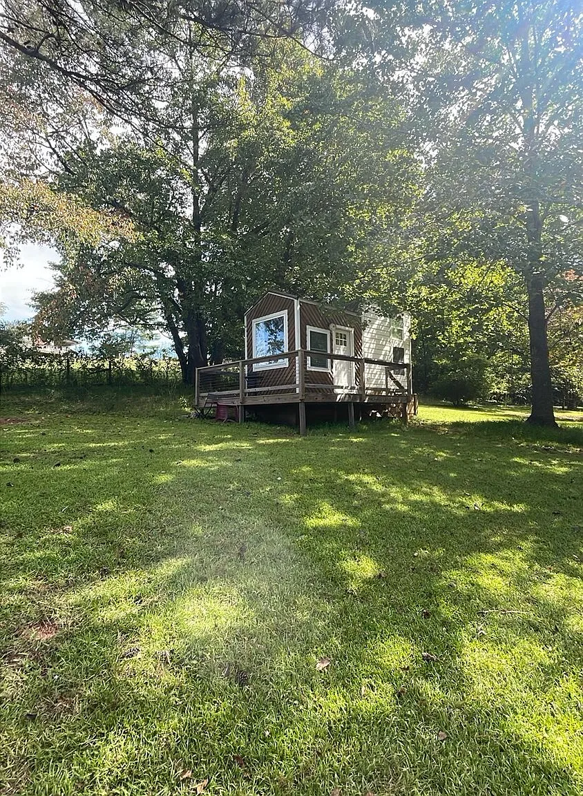 1 bed, 300 sqft, $1,610 — Photo 1