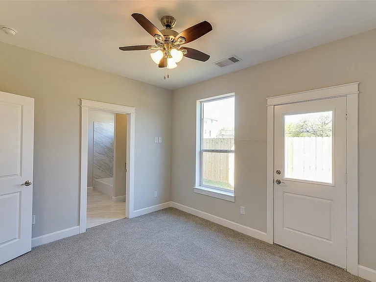 1815 Napa Creek Ln — Photo 32