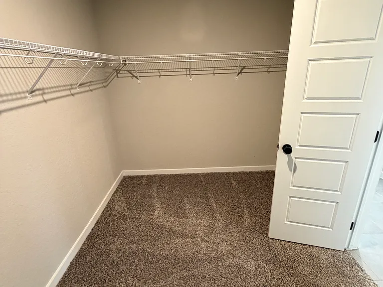 1100 River Wood — Photo 12