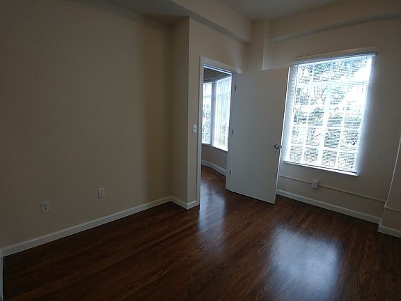 5th image of 575 Ofarrell St APT 304