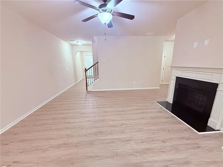 3282 Brockenhurst Dr — Photo 3
