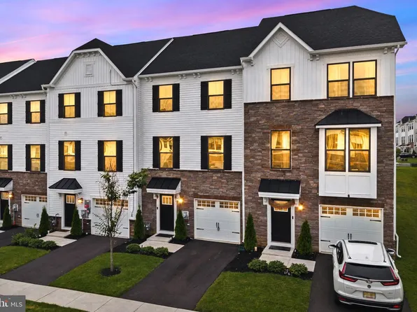 47 Rosemary Way, Mount Laurel, NJ 08054