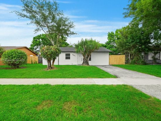 8201 SW 7th Ct, Pompano Beach, FL 33068