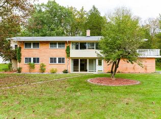 7 Walnut Hill Rd, Poughkeepsie, NY 12603