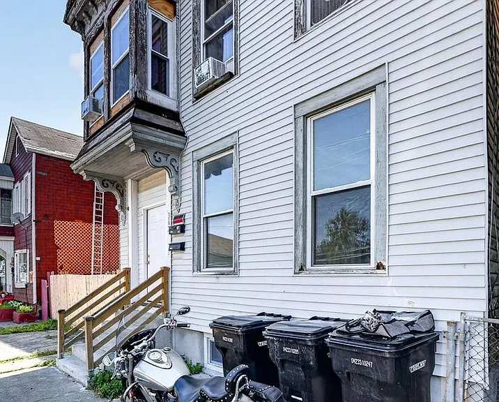 362 9th St #1 — Photo 2