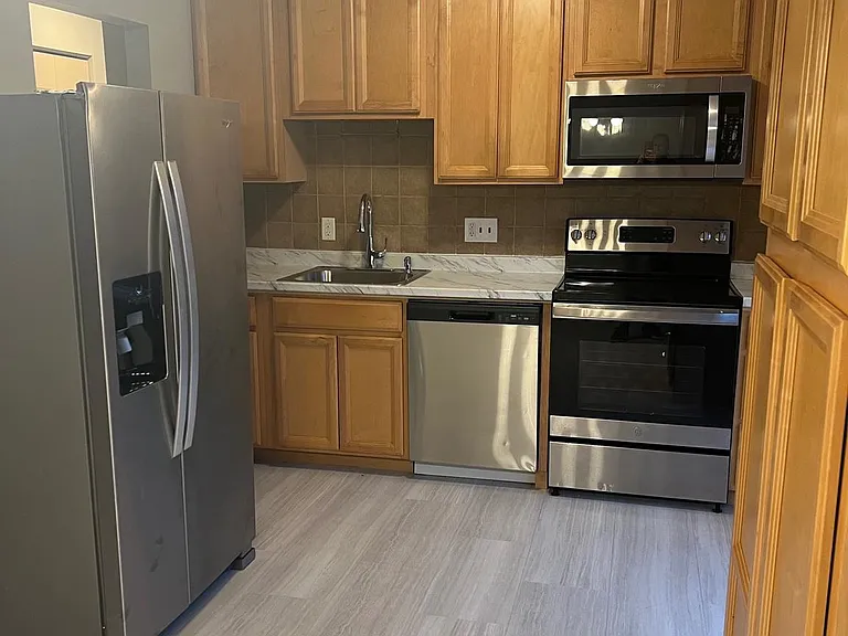2418 York Rd — Photo 5