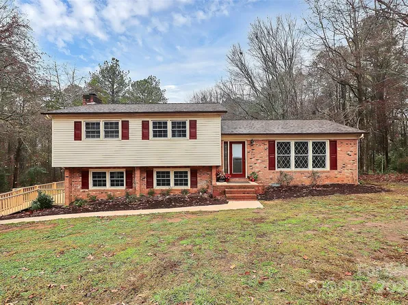 710 Plantation Rd, Lancaster, SC 29720