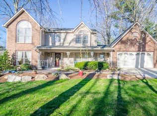 2 Quail Hollow Dr, Arden, NC 28704