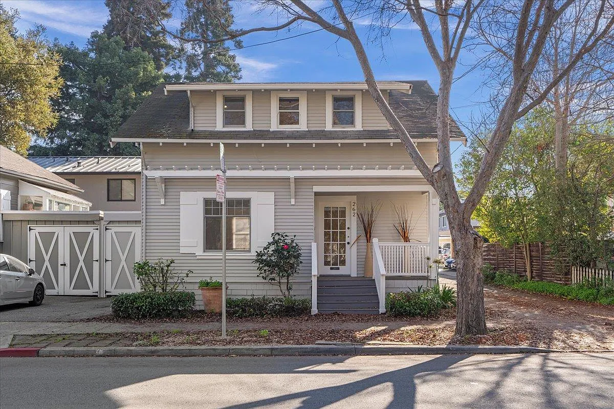262 Hawthorne Ave photo 1