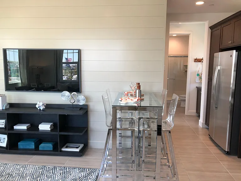 1386 S Wilshire Ave — Photo 3