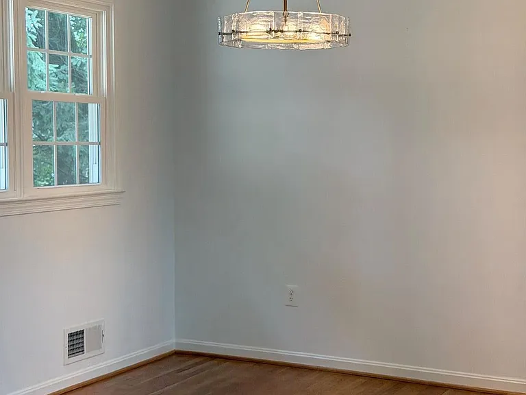 1329 Gresham Rd — Photo 13