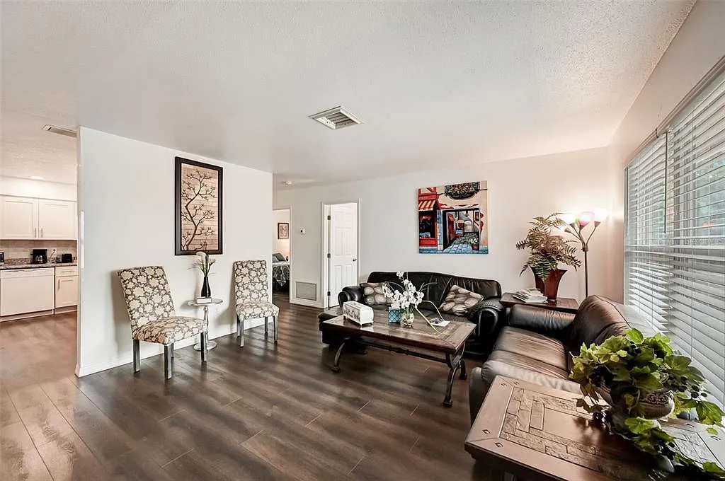 2 bed, 1.0 bath, 840 sqft, $3,000 — Photo 3