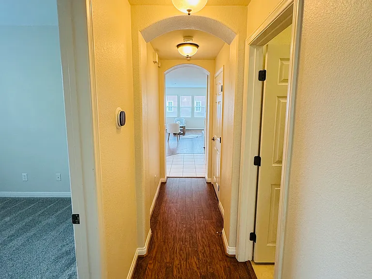 1355 Sky Ridge Ct — Photo 10