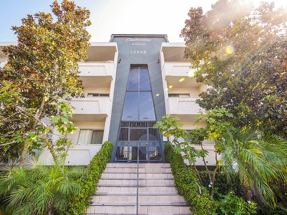 1st image of 13860.6 Burbank Blvd #2