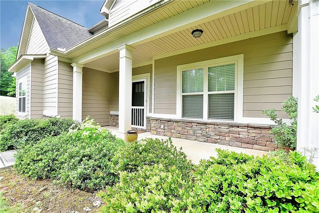 4 bed, 3.0 bath, 2653 sqft, $2,650 — Photo 3