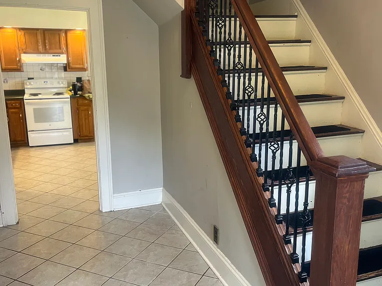 535 S Belmont Ave — Photo 7