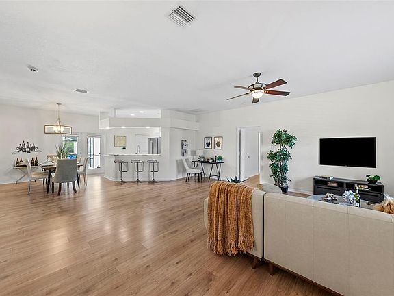 4th image of 350 47TH AVENUE N
