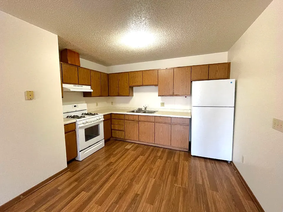 370 E Birch Ave #125-B